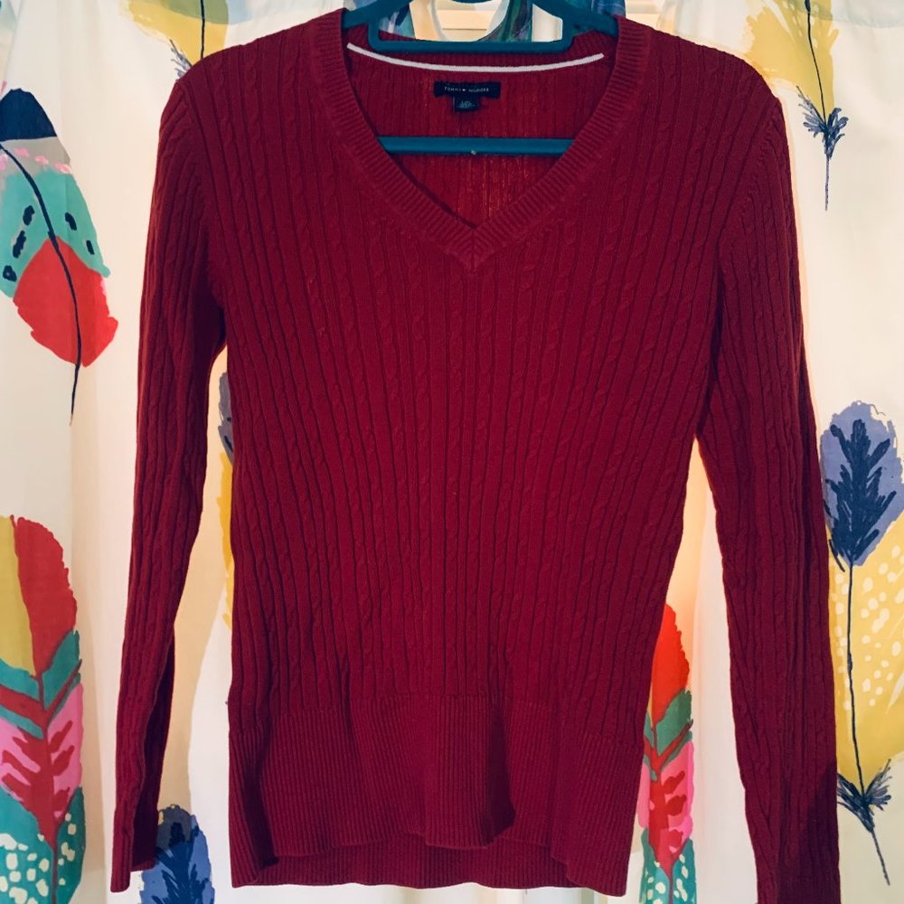 TOMMY H V-NECK SWEATER (w/ free gift!)